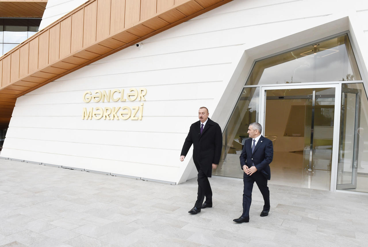 Президент Ильхам Алиев принял участие в открытии Центра молодежи в Баку