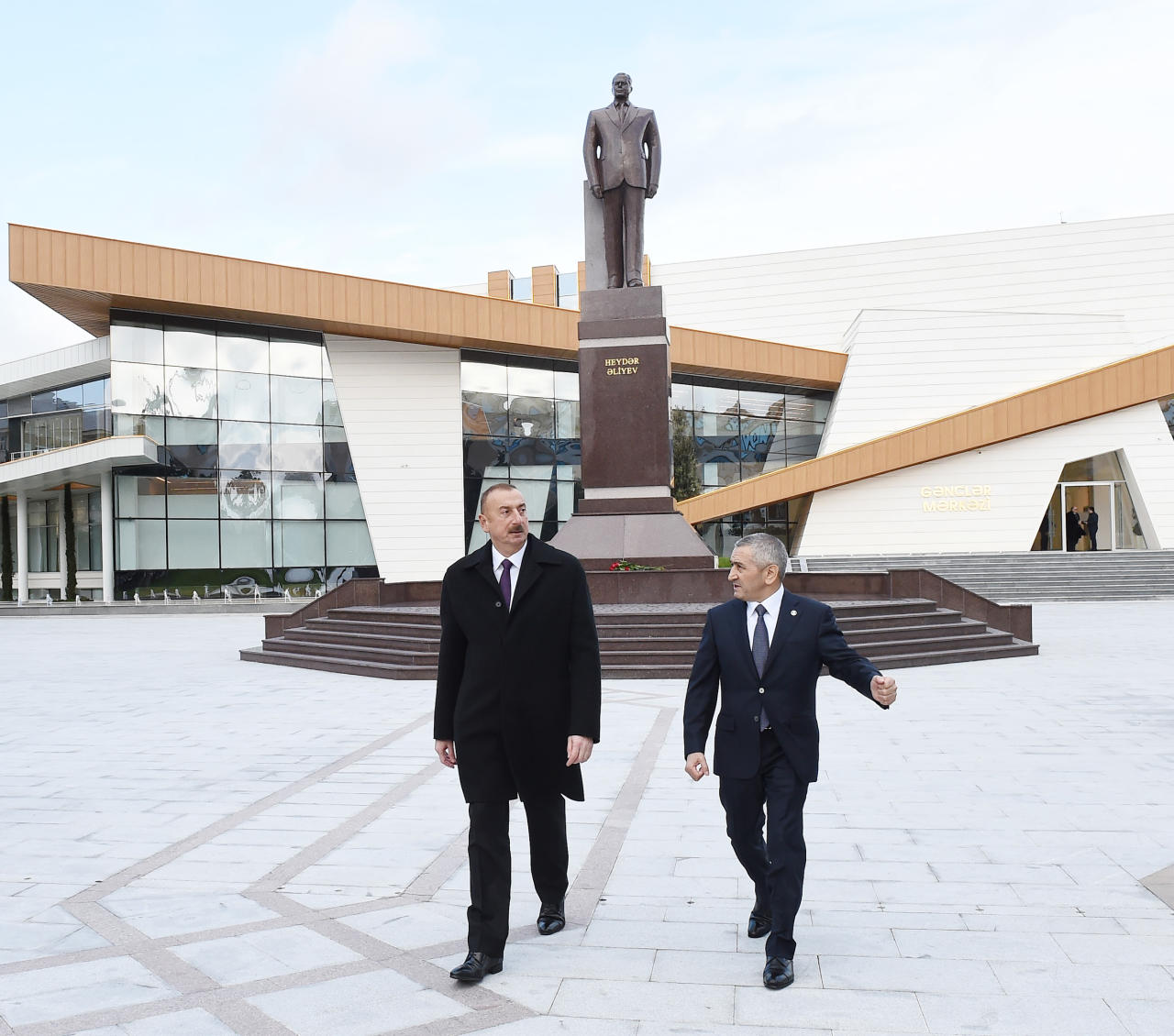 Президент Ильхам Алиев принял участие в открытии Центра молодежи в Баку