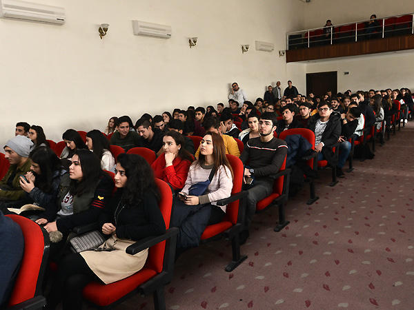 В Баку набирают волонтеров на финал Лиги Европы УЕФА