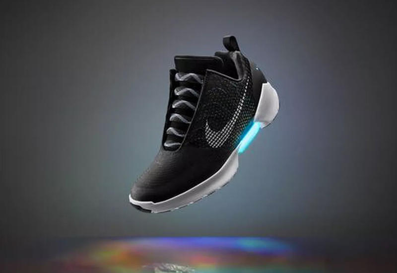 Кроссовки Nike с автошнуровкой станут вдвое дешевле