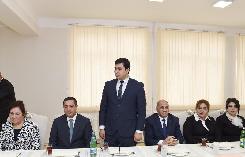 Президент Ильхам Алиев и Первая леди Мехрибан Алиева приняли участие в открытии жилкомплекса для вынужденных переселенцев в Абшероне