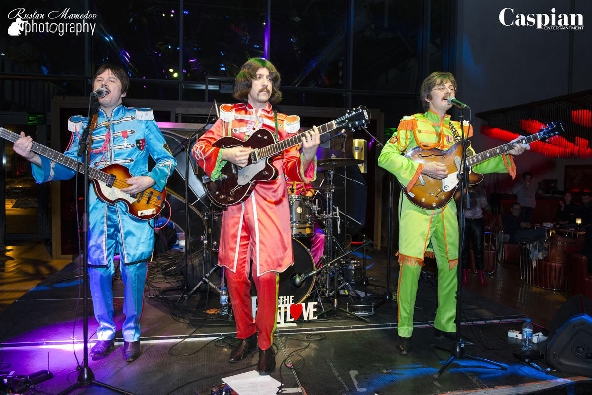 В Баку впервые прошел концерт трибьют-шоу легендарной группы The Beatles - группы The BeatLove
