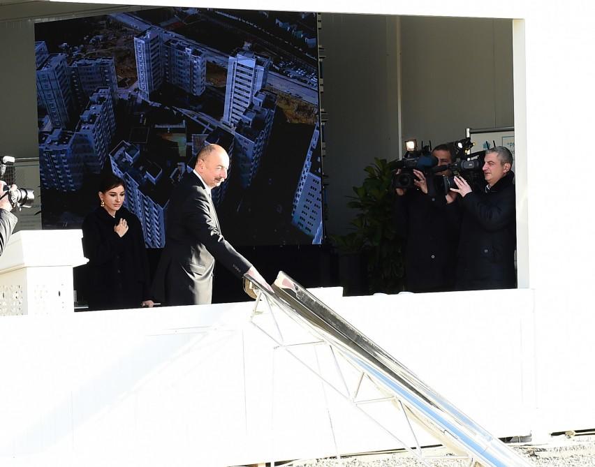 Президент Ильхам Алиев и Первая леди Мехрибан Алиева приняли участие в открытии жилого комплекса в Ясамальском районе