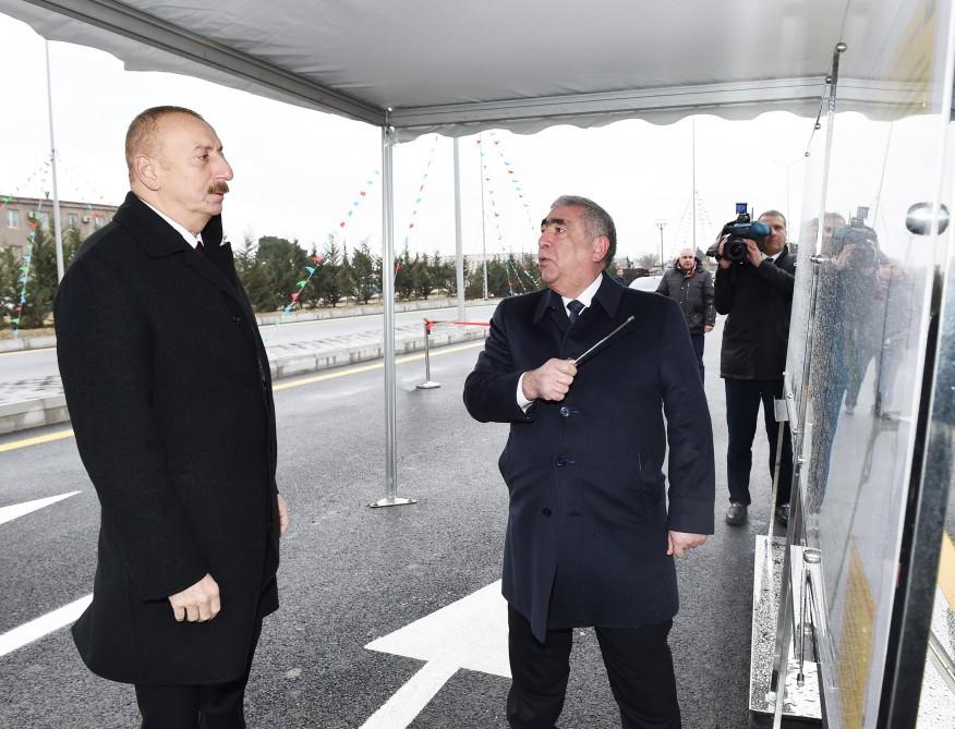 Президент Ильхам Алиев принял участие в открытии новой автодороги в Баку
