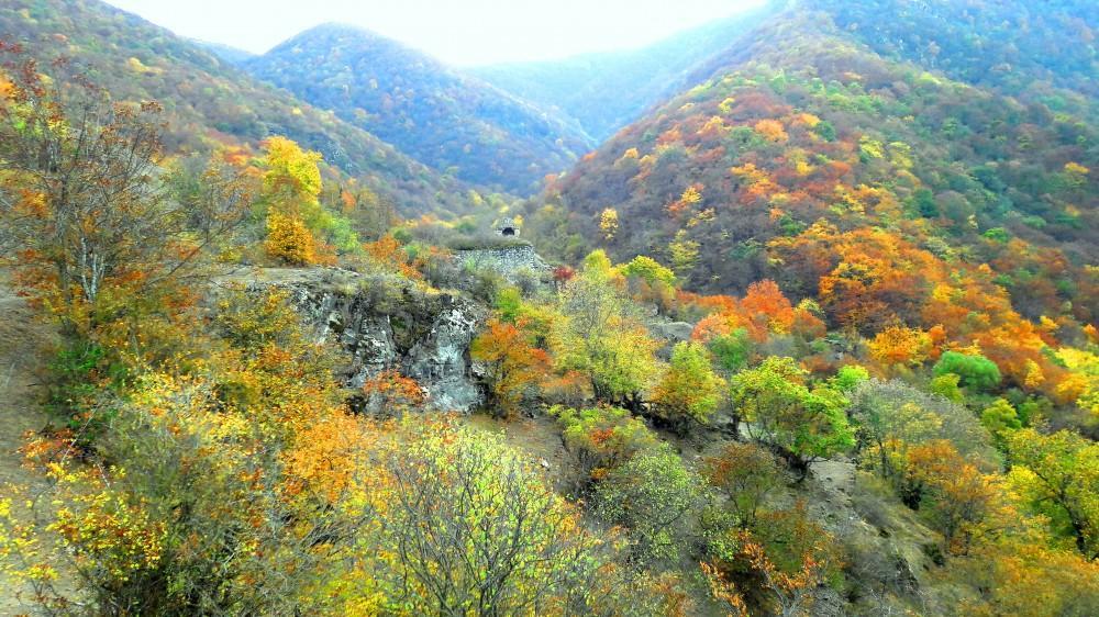 Dağlara sığınan Bayan kəndi