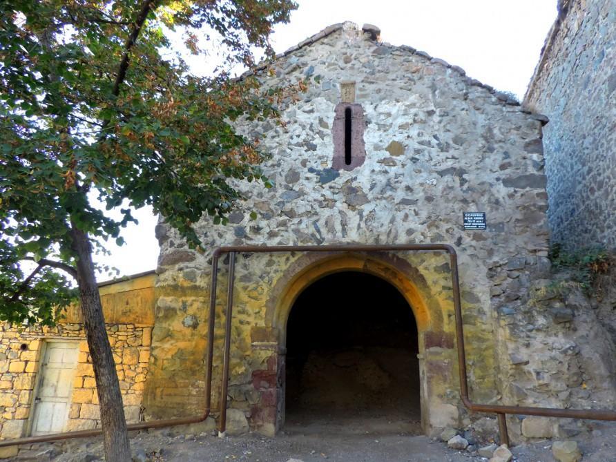 Dağlara sığınan Bayan kəndi