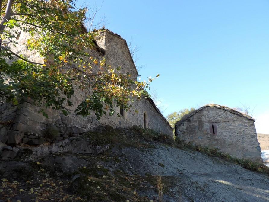 Dağlara sığınan Bayan kəndi