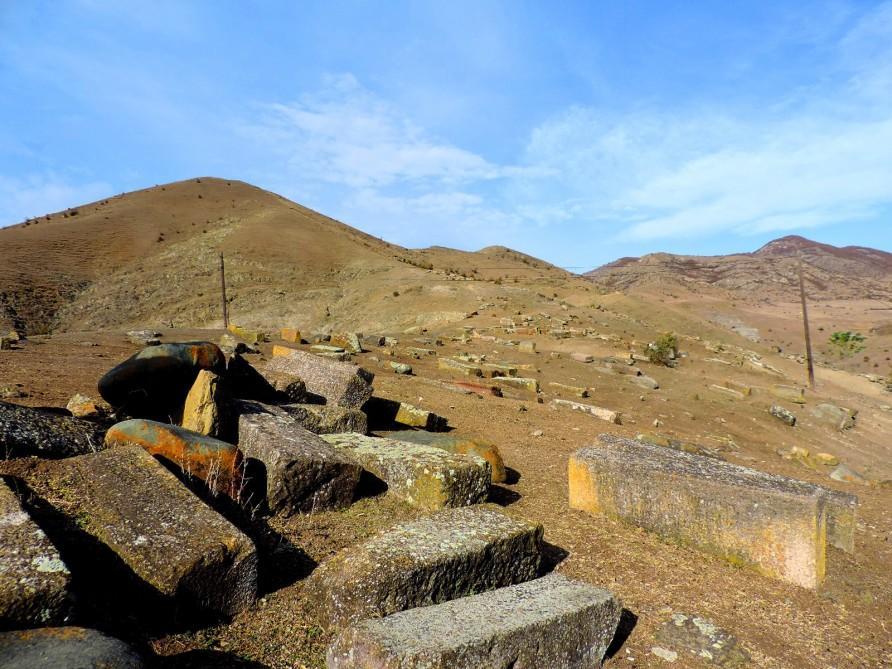 Dağlara sığınan Bayan kəndi