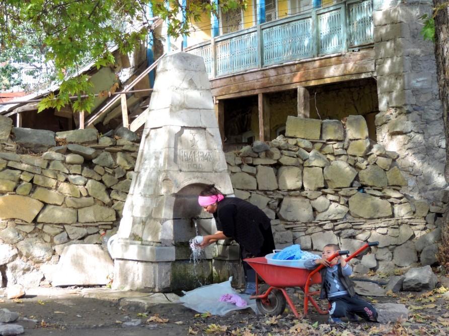 Dağlara sığınan Bayan kəndi