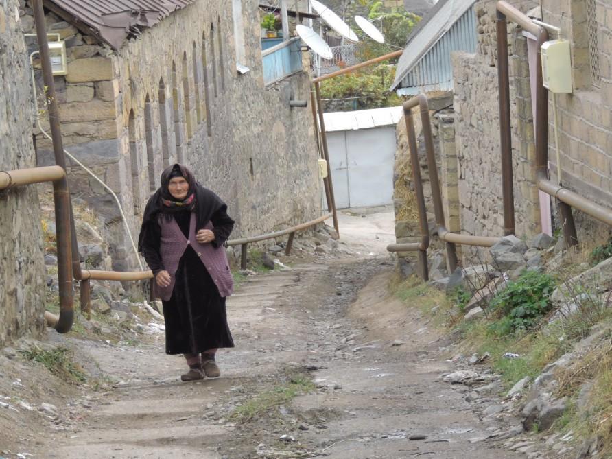 Dağlara sığınan Bayan kəndi