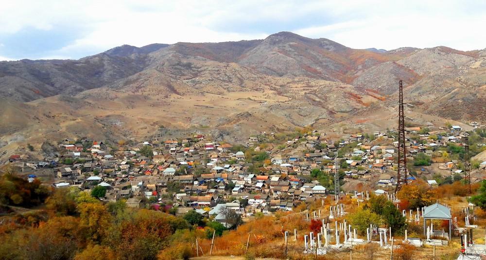 Dağlara sığınan Bayan kəndi