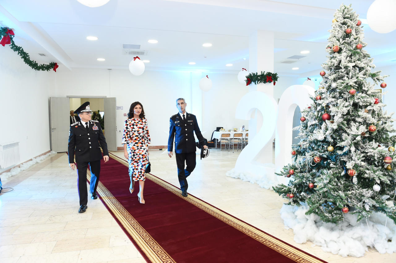 Первый вице-президент Мехрибан Алиева приняла участие в мероприятии в Н-ской воинской части СГБ, посвященном  Дню солидарности азербайджанцев мира и Новому году