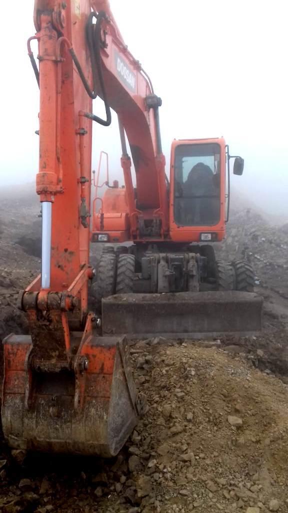 ВС Армении обстреляли экскаватор на азербайджанской стороне