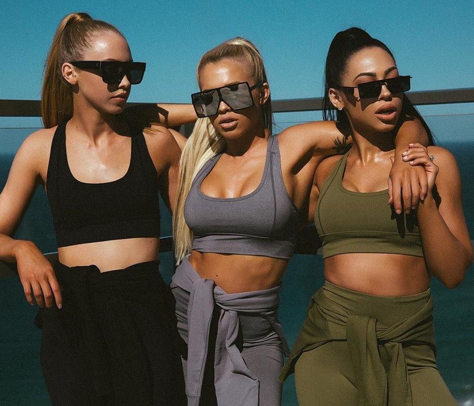 25 yaşlı qız FOTO paylaşmaqla milyonlar qazanır