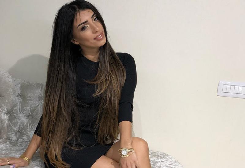 Renka ombası ilə aparıcını yıxdı