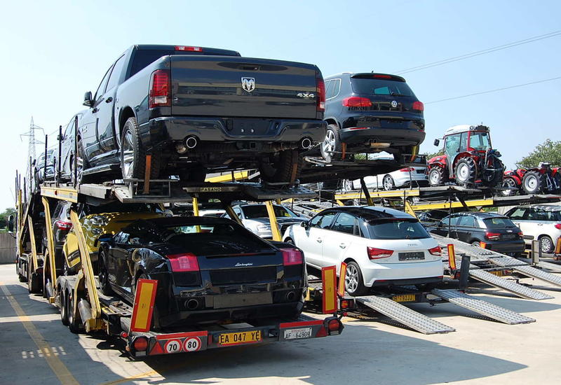 Азербайджан более чем в 2 раза увеличил импорт автомобилей