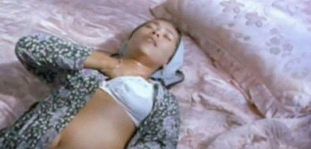 Hülyanın məşhur 18+ səhnəsi 26 il sonra yenidən canlandırıldı