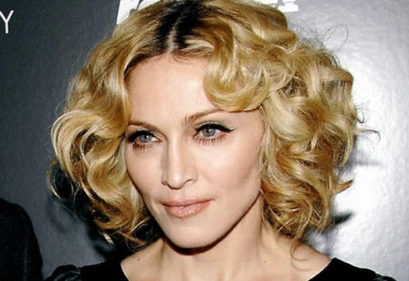 Мадонна рассказала о нищем детстве и показала самодельное выпускное платье