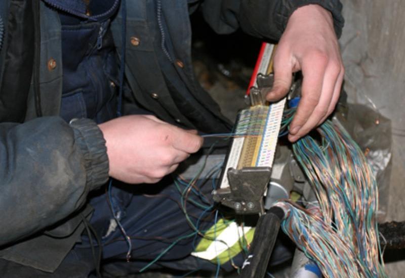 BTR-in kabel və örtükləri oğurlanır