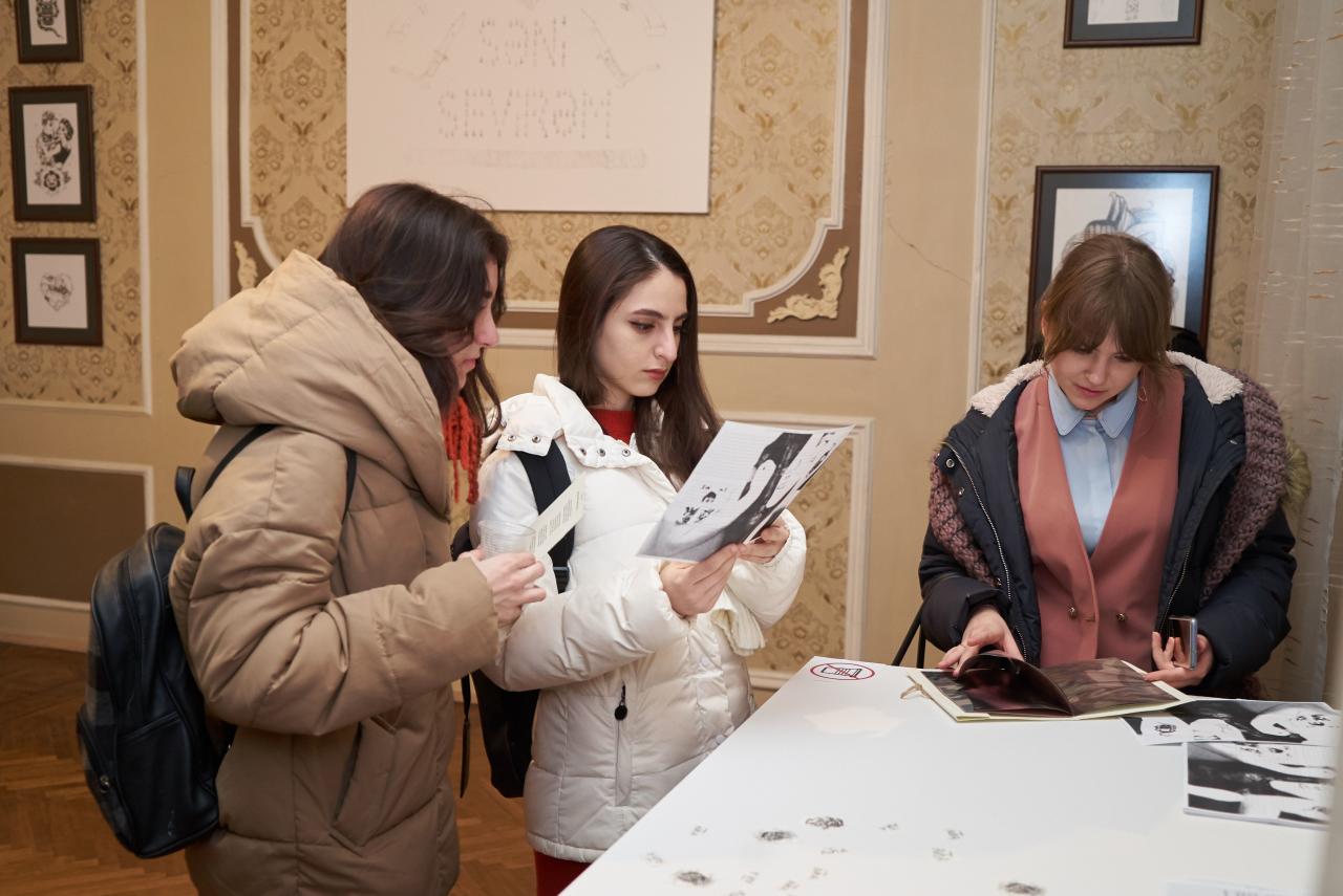 Андеграунд в центре Баку – Рассказываем о выставке в новом арт-пространстве