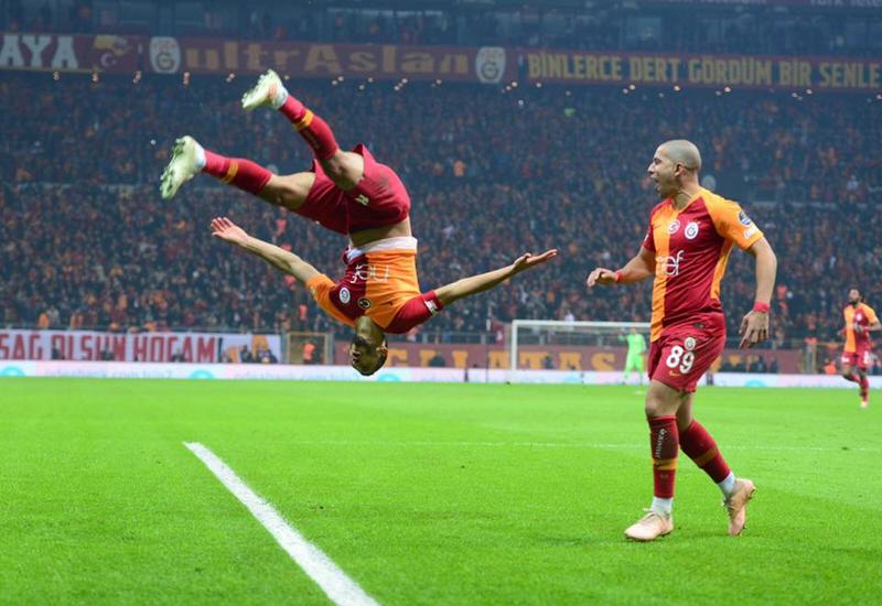 "Галатасарай" обыграл "Трабзонспор".