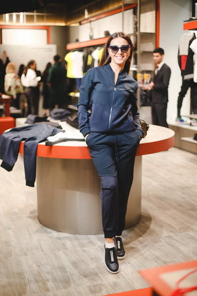 Armani Exchange – центр молодежной моды в Баку открыл свои двери