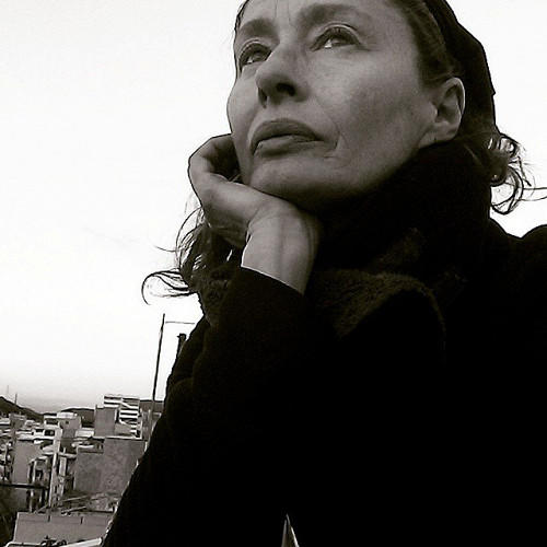 Популярная модель 80-х стала попрошайкой