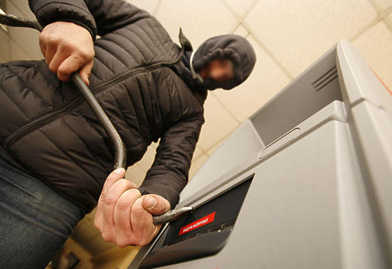 Abşeronda yanacaqdoldurma məntəqəsində bankomata hücum