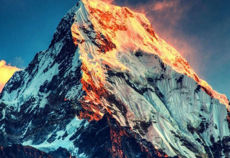 Dünyanın ən hündür zirvəsi Everest deyilmiş