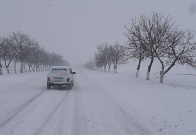 Bakı-Şamaxı yolunda hərəkət çətinləşdi