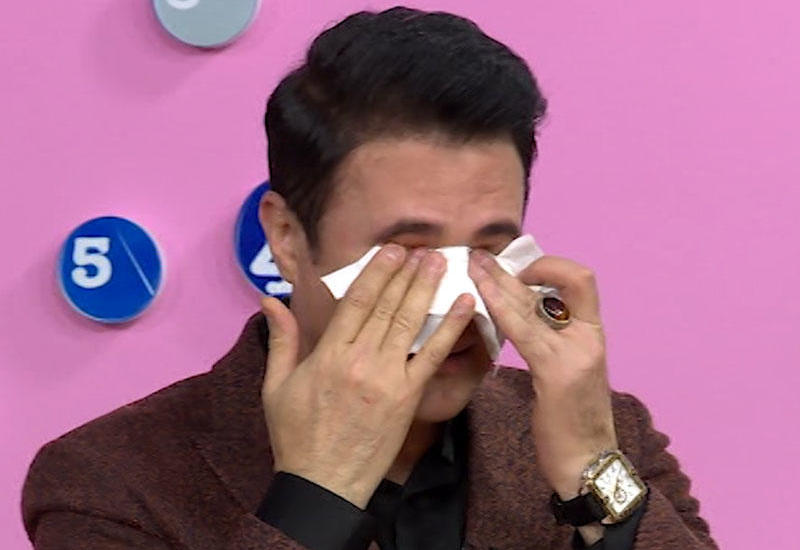 “Kiminsə xətrinə dəymişəmsə bağışlasın” - Nadir Qafarzadə efirdə göz yaşı töküb üzr istədi