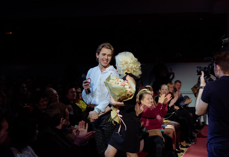 Актёр сделал предложение зрительнице в финале спектакля