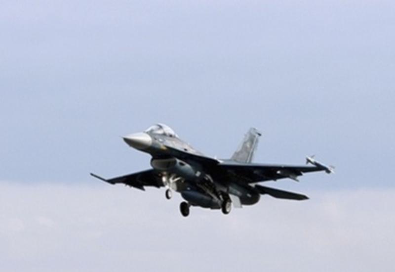 Японский истребитель F-2 упал в море