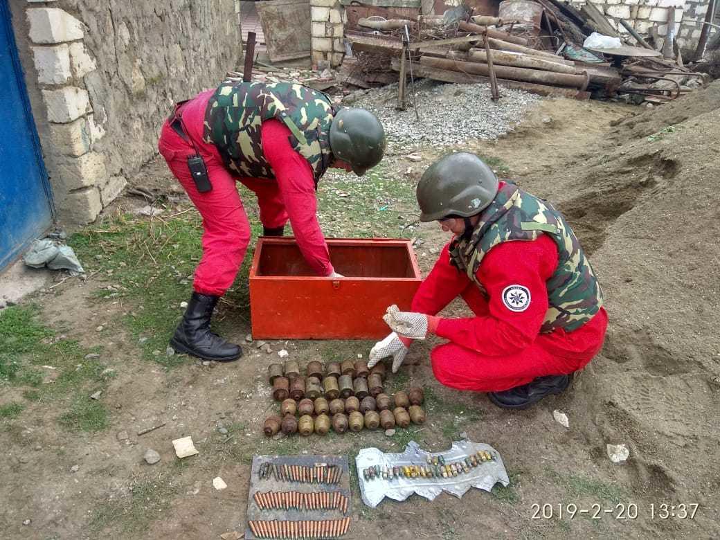 В Агстафе обнаружили свыше ста неразорвавшихся мин