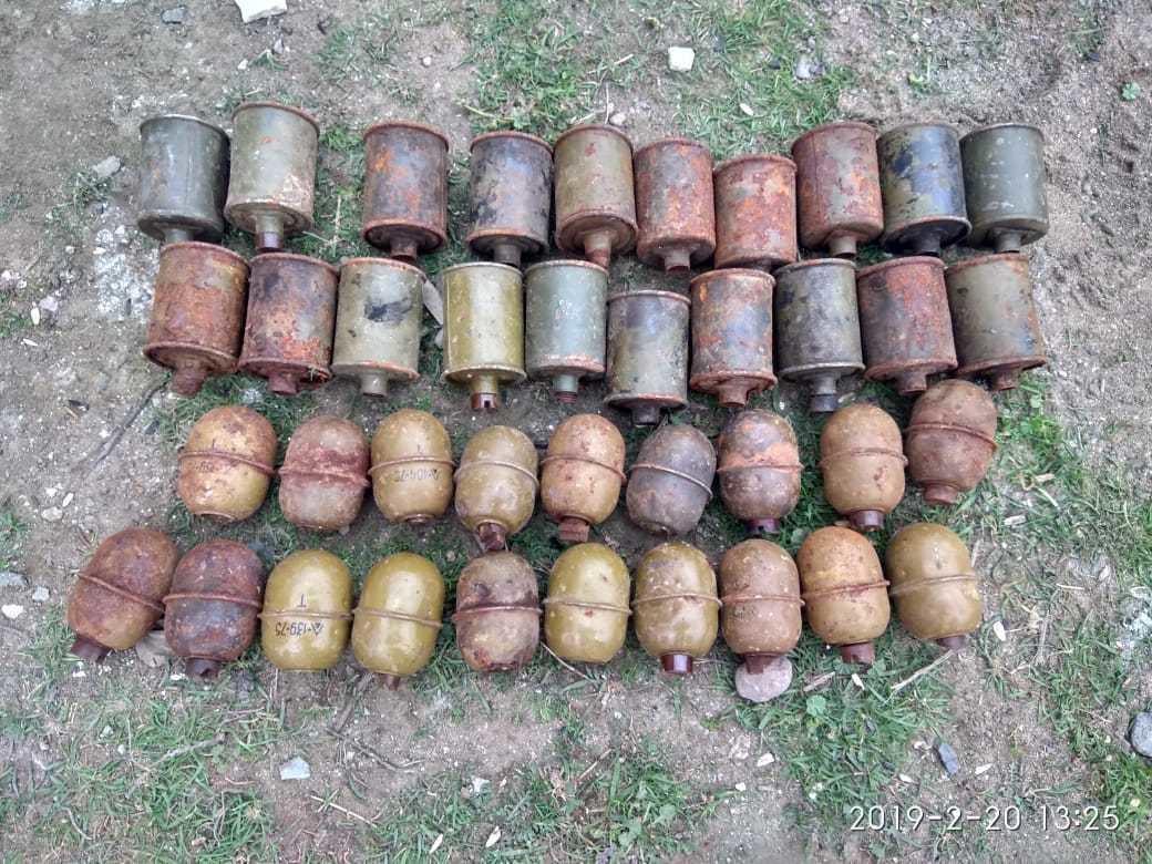В Агстафе обнаружили свыше ста неразорвавшихся мин
