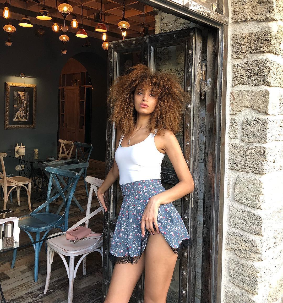 Азербайджанская модель, продавшая свою девственность: Мне завидуют