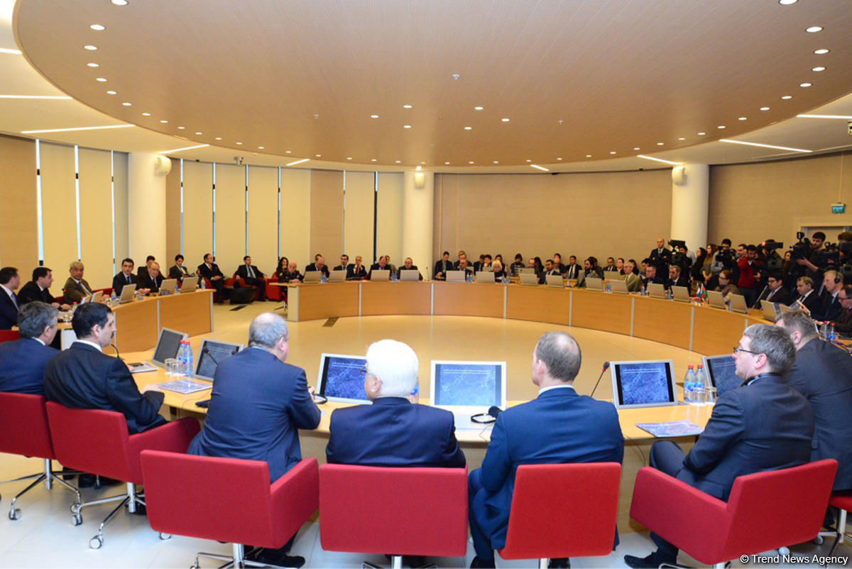 ADA-da "Azərbaycanın Ermənistanın işğalı altında olan ərazilərində qeyri-qanuni fəaliyyətlər: Peykdən çəkilmiş şəkillər, sübutlar" adlı hesabatın təqdimatı olub