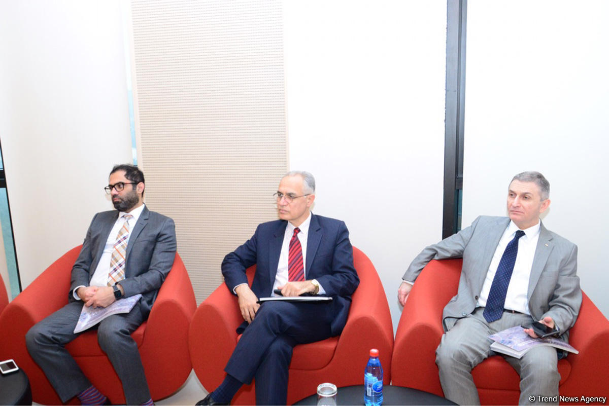 ADA-da "Azərbaycanın Ermənistanın işğalı altında olan ərazilərində qeyri-qanuni fəaliyyətlər: Peykdən çəkilmiş şəkillər, sübutlar" adlı hesabatın təqdimatı olub