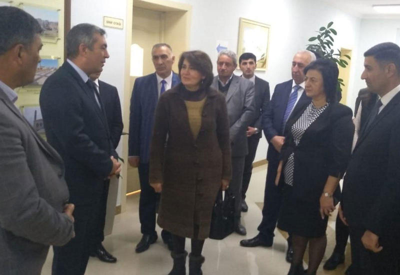 Təhsil nazirinin müavini Cocuq Mərcanlıda ADU əməkdaşları və tələbələrlə görüşüb