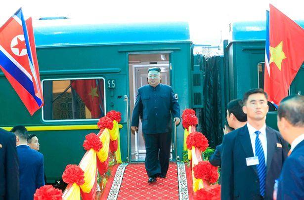Kim Çen İn də Vyetnama çatdı