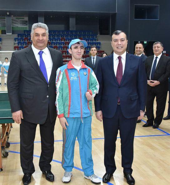 Azərbaycanlı nazirlər stolüstü tennis oynadılar