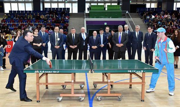 Azərbaycanlı nazirlər stolüstü tennis oynadılar