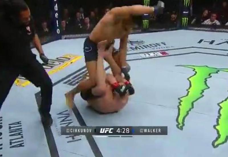 Боец UFC получил травму во время празднования победы после поединка