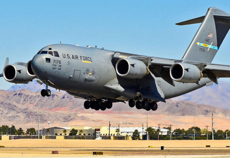 Птица угодила в двигатель самолета ВВС США на авиашоу