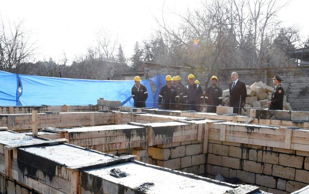Президент Ильхам Алиев на месте ознакомился с работой по ликвидации последствий землетрясения в Агсу