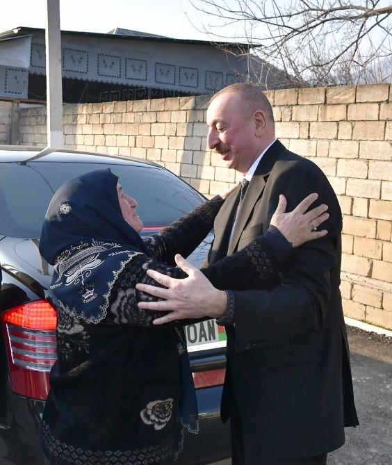Президент Ильхам Алиев на месте ознакомился с работой по ликвидации последствий землетрясения в Агсу