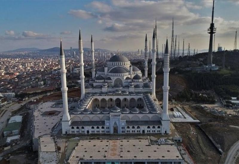 В Стамбуле открылась самая большая в мире мечеть