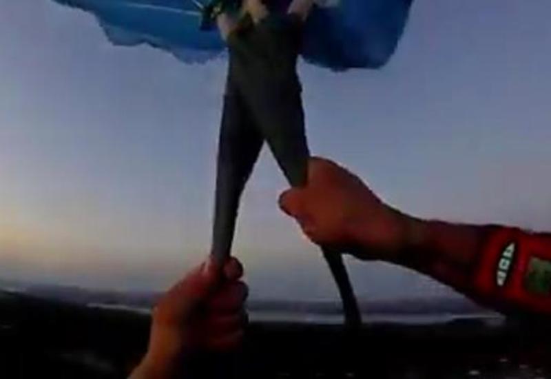 Парашютист снял борьбу за собственную жизнь после нераскрытия парашюта