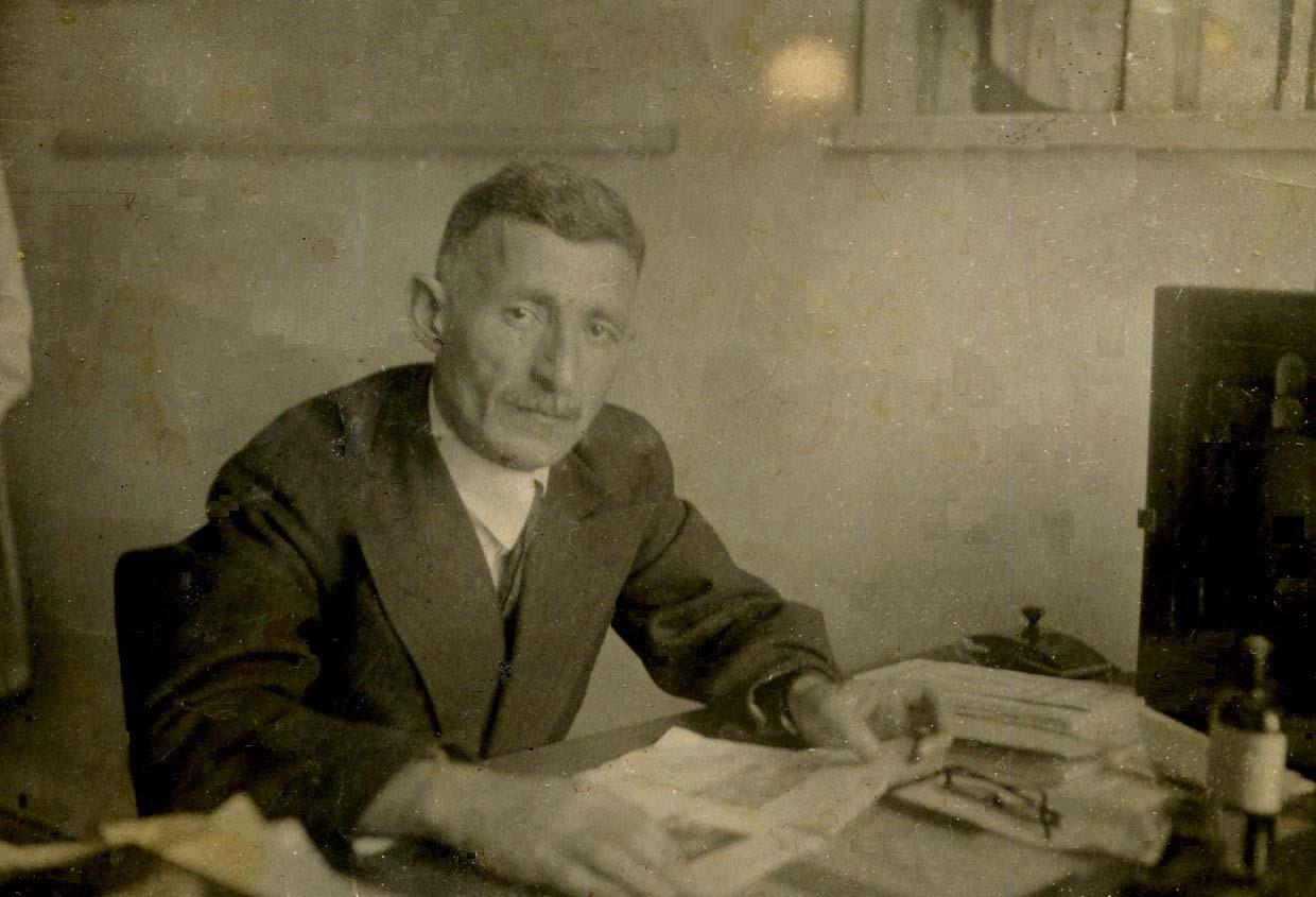 Шах подарил часы, Родина – ссылку, народ – память…