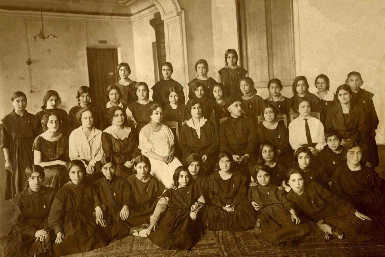 Шах подарил часы, Родина – ссылку, народ – память…